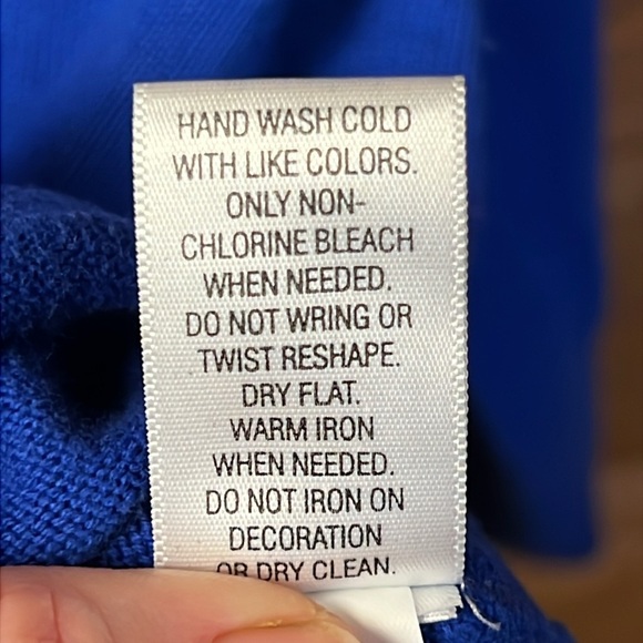 Croft and Barrow Sweater Womens Blue button long sleeve Christmas Penguins - Picture 8 of 9